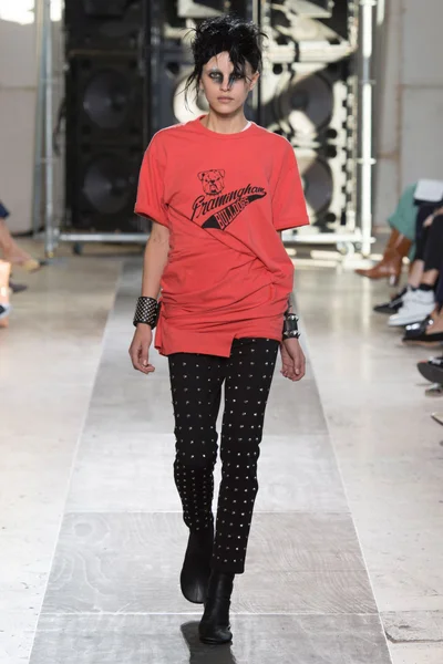 Look 27